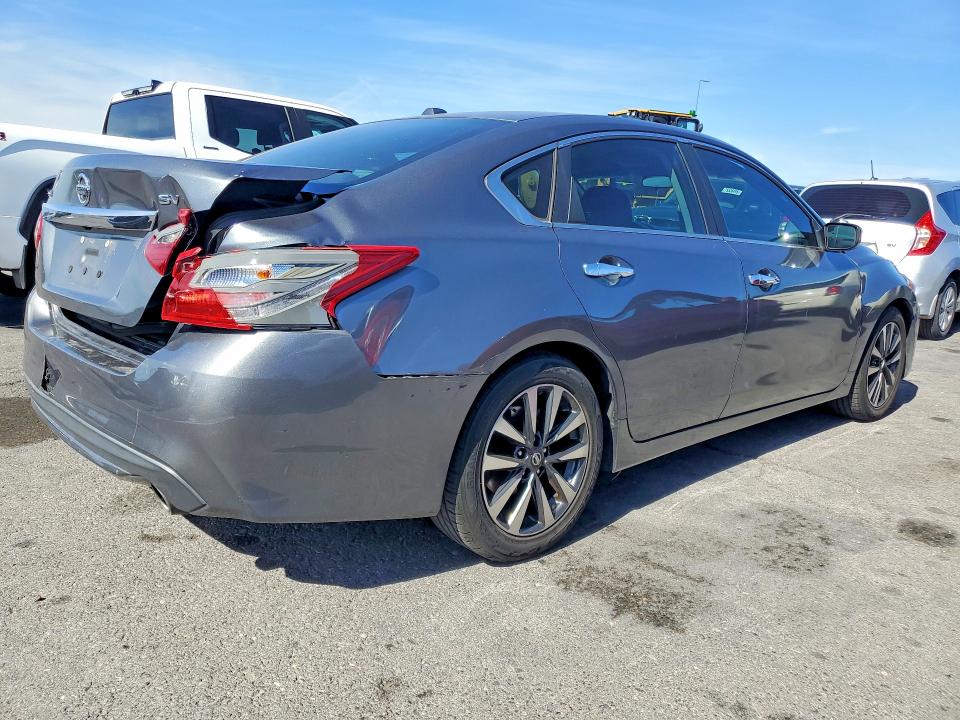 Продаж на аукціоні авто 2018 Nissan Altima, vin: 1N4AL3AP0JC215327, номер лоту: 79041225