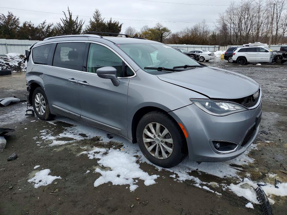 Продажа на аукционе авто 2019 Chrysler Pacifica, vin: 2C4RC1BG1KR609816, номер лота: 77621595
