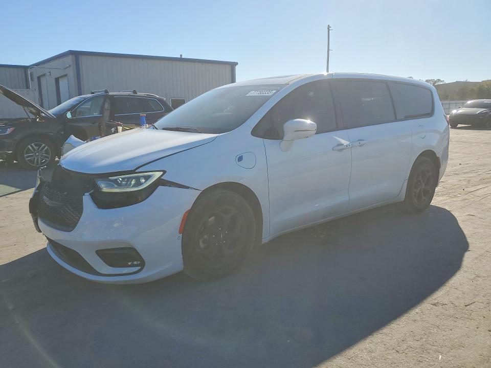 77780335 :رقم المزاد ، 2C4RC1S72NR215939 vin ، 2022 Chrysler Pacifica مزاد بيع
