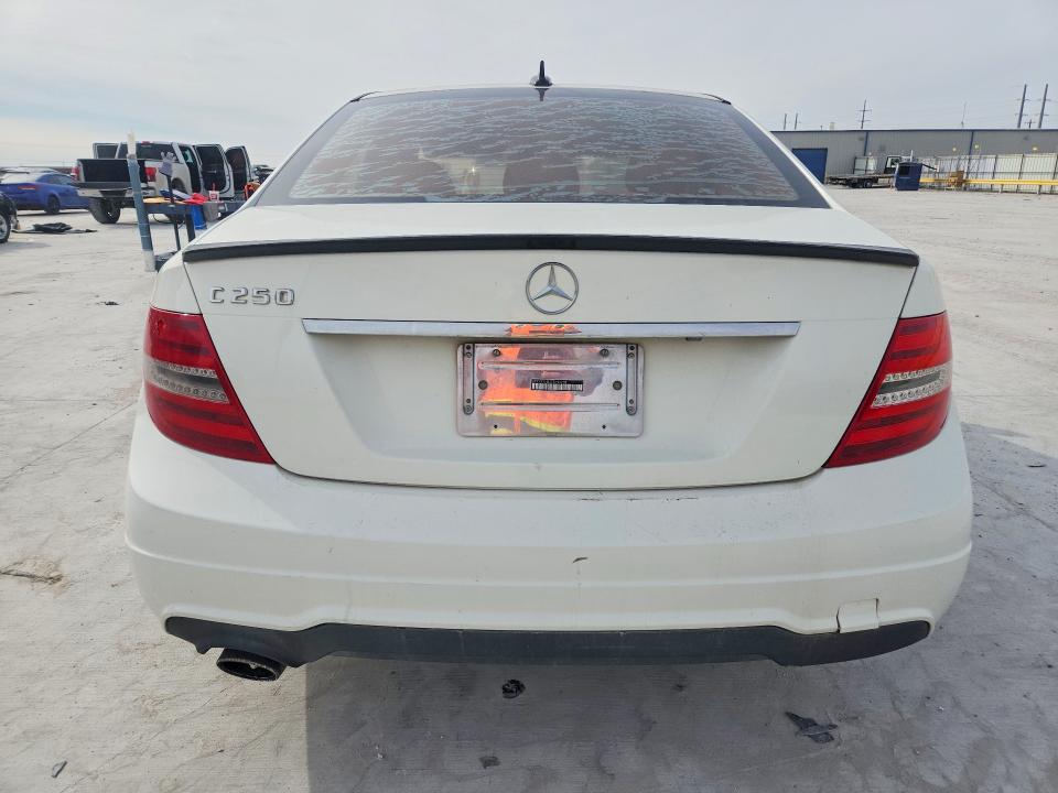 2012 Mercedes-benz C მანქანა იყიდება აუქციონზე, vin: WDDGF4HB2CR194708, აუქციონის ნომერი: 76890225