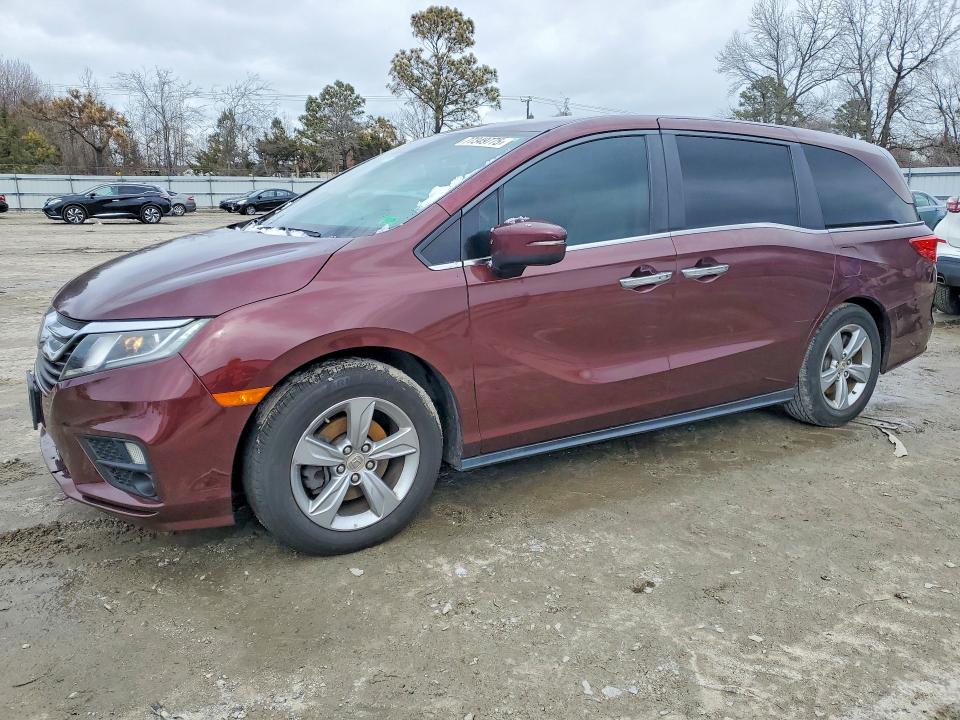 77349775 :رقم المزاد ، 5FNRL6H73JB016599 vin ، 2018 Honda Odyssey مزاد بيع