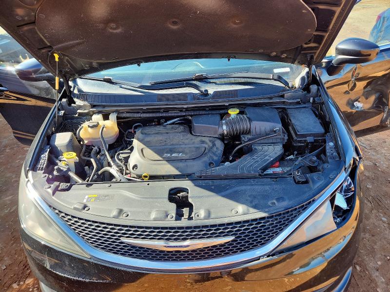 76998745 :رقم المزاد ، 2C4RC1CG4JR113244 vin ، 2018 Chrysler Pacifica مزاد بيع