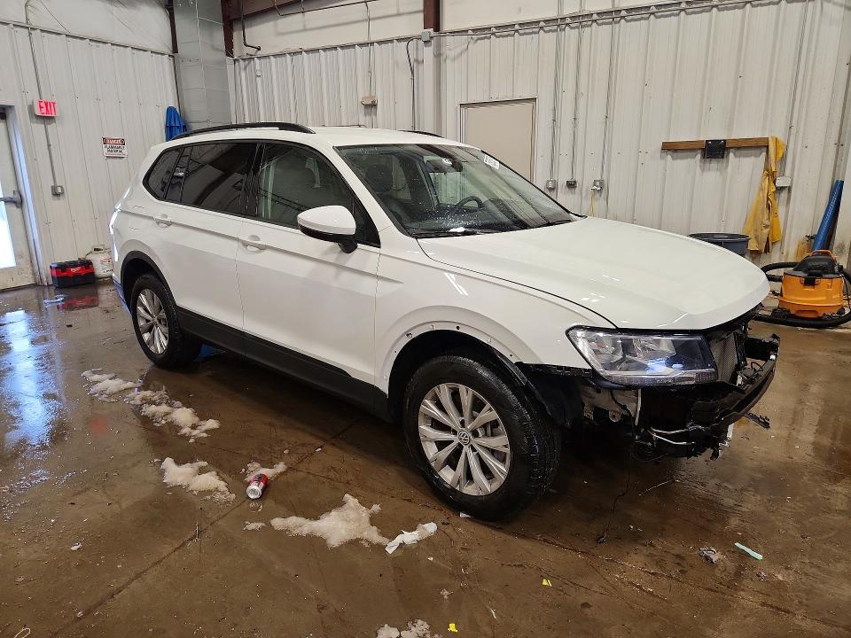 75905975 :رقم المزاد ، 3VV0B7AX6LM095875 vin ، 2020 Volkswagen Tiguan مزاد بيع