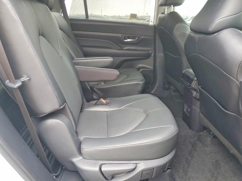 2024 Toyota Grand Highlander მანქანა იყიდება აუქციონზე, vin: 5TDACAB53RS019582, აუქციონის ნომერი: 76870575