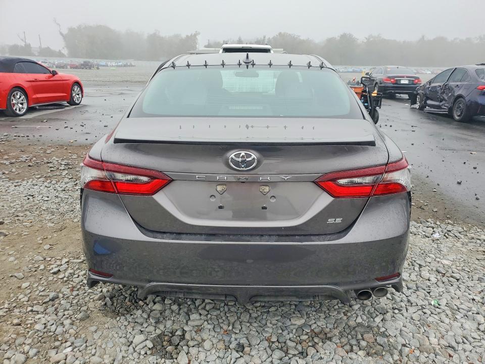 96034785 :رقم المزاد ، 4T1G11AK2MU408043 vin ، 2021 Toyota Camry مزاد بيع