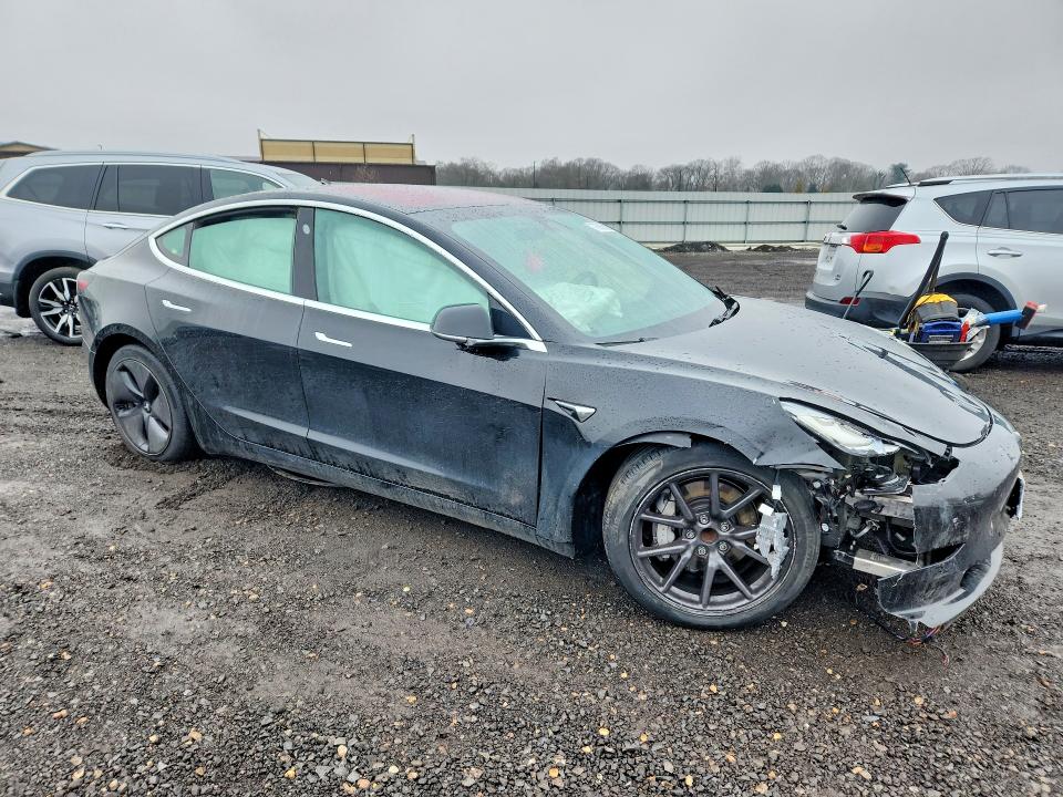 76958535 :رقم المزاد ، 5YJ3E1EA1JF166228 vin ، 2018 Tesla Model 3 مزاد بيع