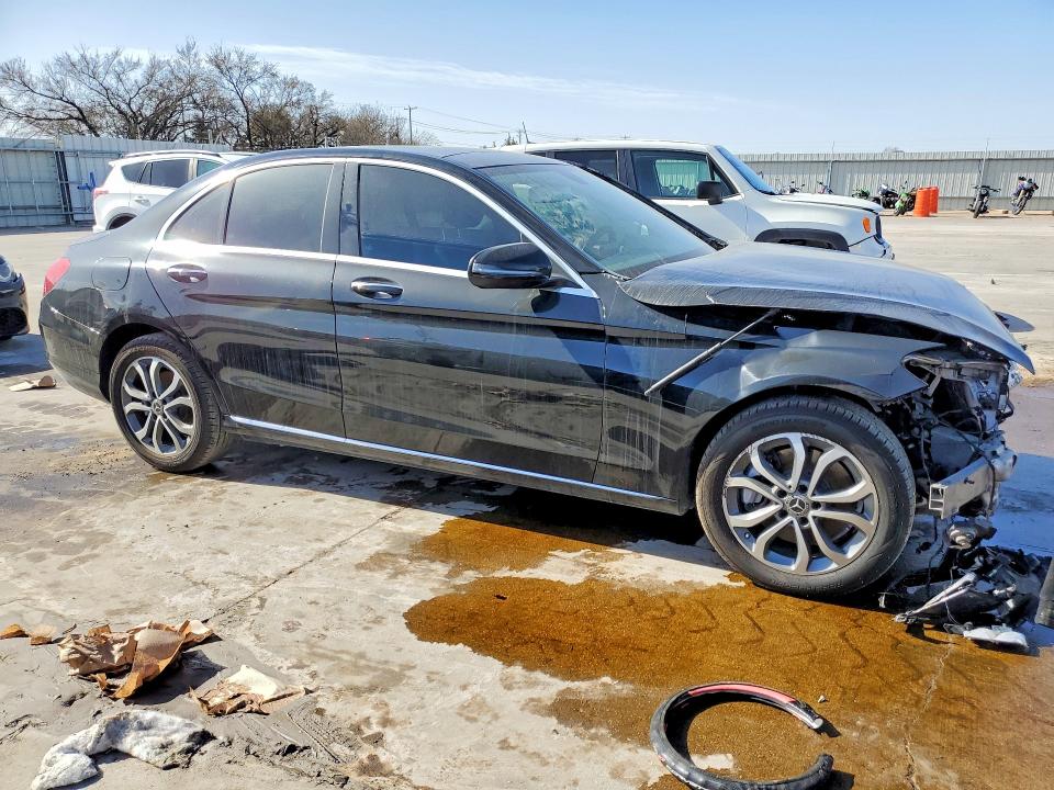 Продажа на аукционе авто 2017 Mercedes-benz C, vin: 55SWF4KB3HU231159, номер лота: 77099565