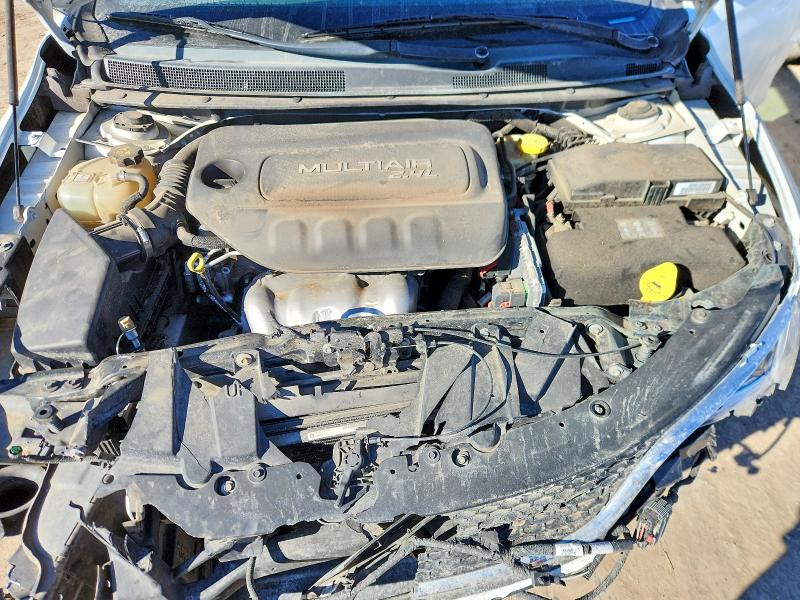 76145285 :رقم المزاد ، 1C3CCCCB9FN549571 vin ، 2015 Chrysler 200 مزاد بيع