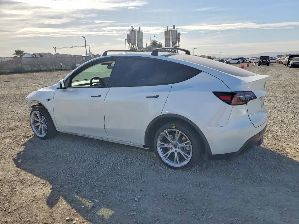 75751115 :رقم المزاد ، 7SAYGAEE6RF063131 vin ، 2024 Tesla Model Y مزاد بيع