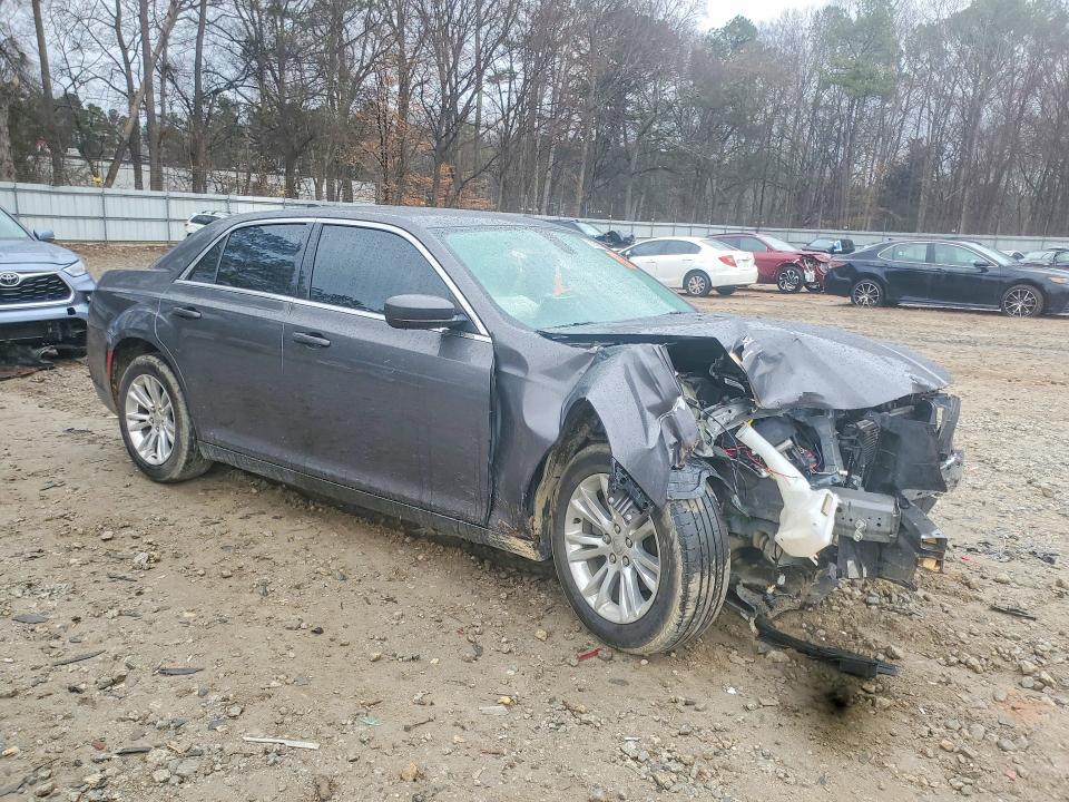 76833635 :رقم المزاد ، 2C3CCAAG7HH565394 vin ، 2017 Chrysler 300 مزاد بيع
