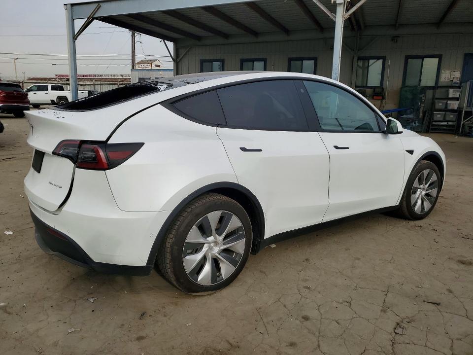 75698035 :رقم المزاد ، 7SAYGDEE5NF433626 vin ، 2022 Tesla Model Y مزاد بيع