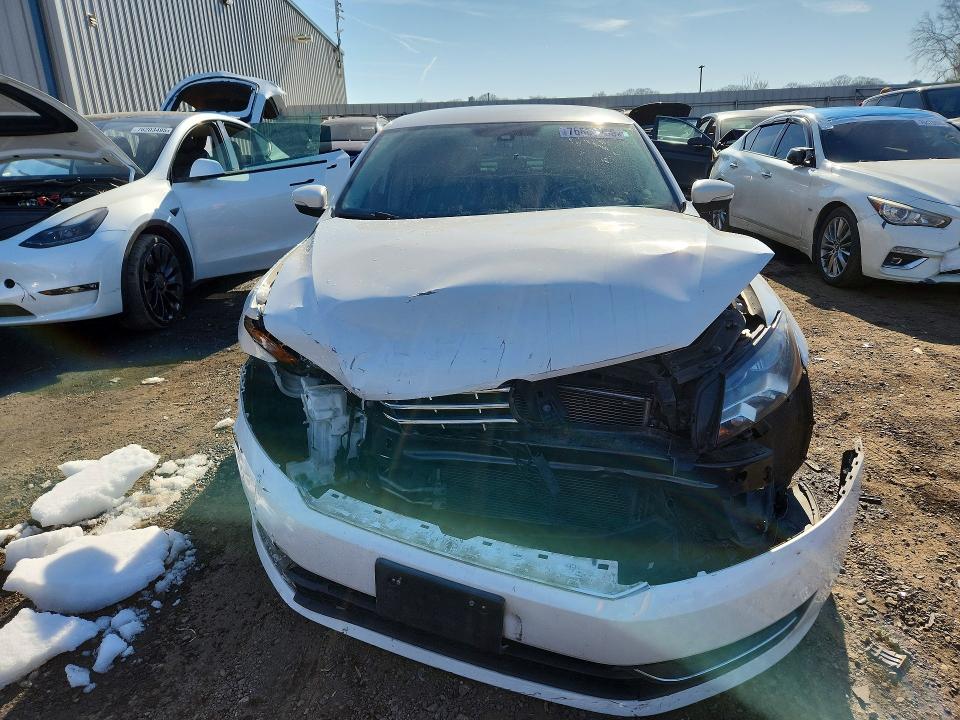 Продажа на аукционе авто 2014 Volkswagen Passat, vin: 1VWBT7A37EC088159, номер лота: 76800935