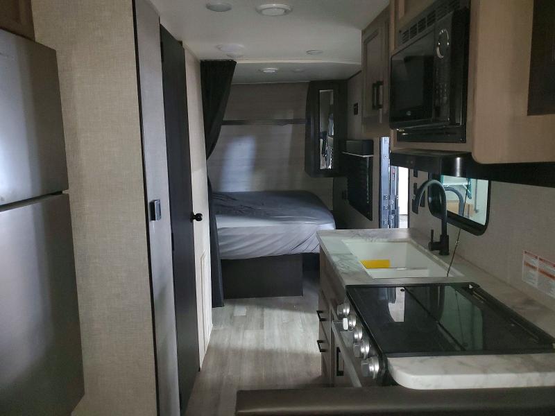 79115315 :رقم المزاد ، 1UJBJ0BL4N17Z1504 vin ، 2022 Jaco Jay Flight Travel Trailer مزاد بيع