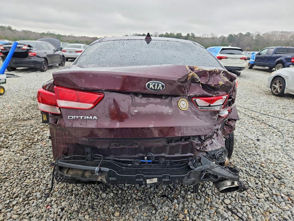 2018 Kia Optima მანქანა იყიდება აუქციონზე, vin: 5XXGT4L35JG263040, აუქციონის ნომერი: 77909915