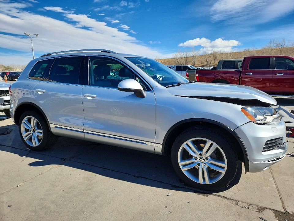 78307545 :رقم المزاد ، WVGEP9BP2ED010332 vin ، 2014 Volkswagen Touareg مزاد بيع