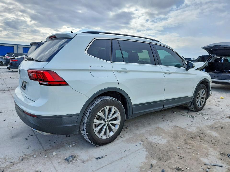 Продажа на аукционе авто 2019 Volkswagen Tiguan, vin: 3VV3B7AX8KM187825, номер лота: 74800915