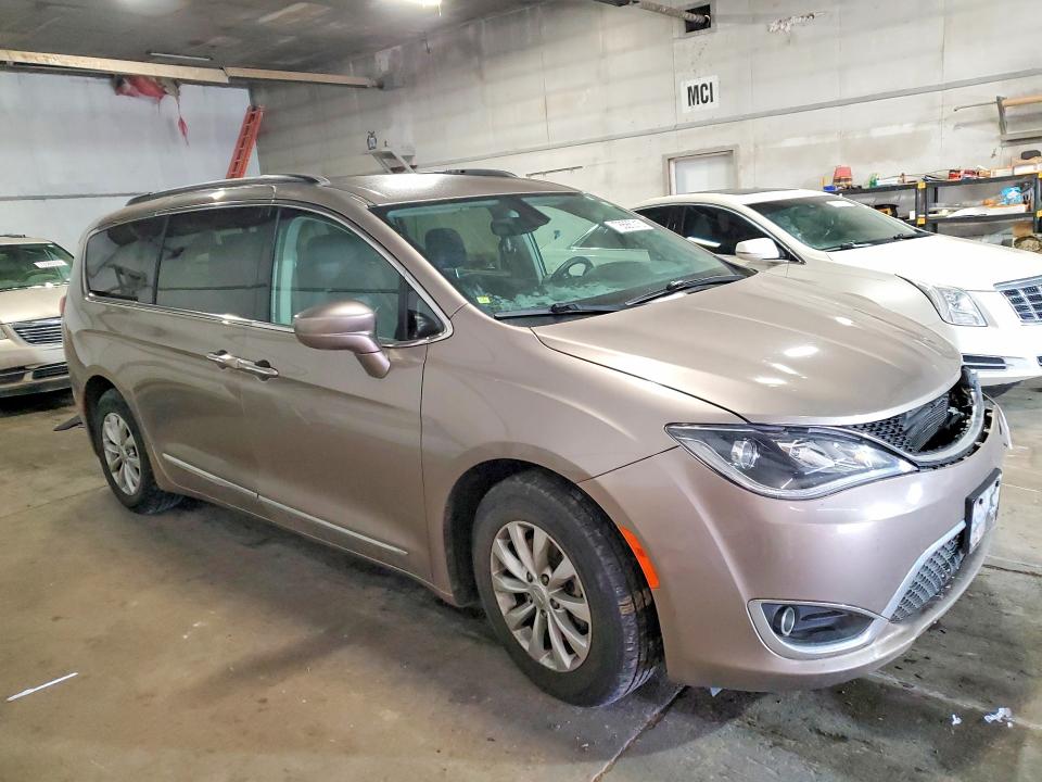 78686215 :رقم المزاد ، 2C4RC1BG4HR788250 vin ، 2017 Chrysler Pacifica مزاد بيع