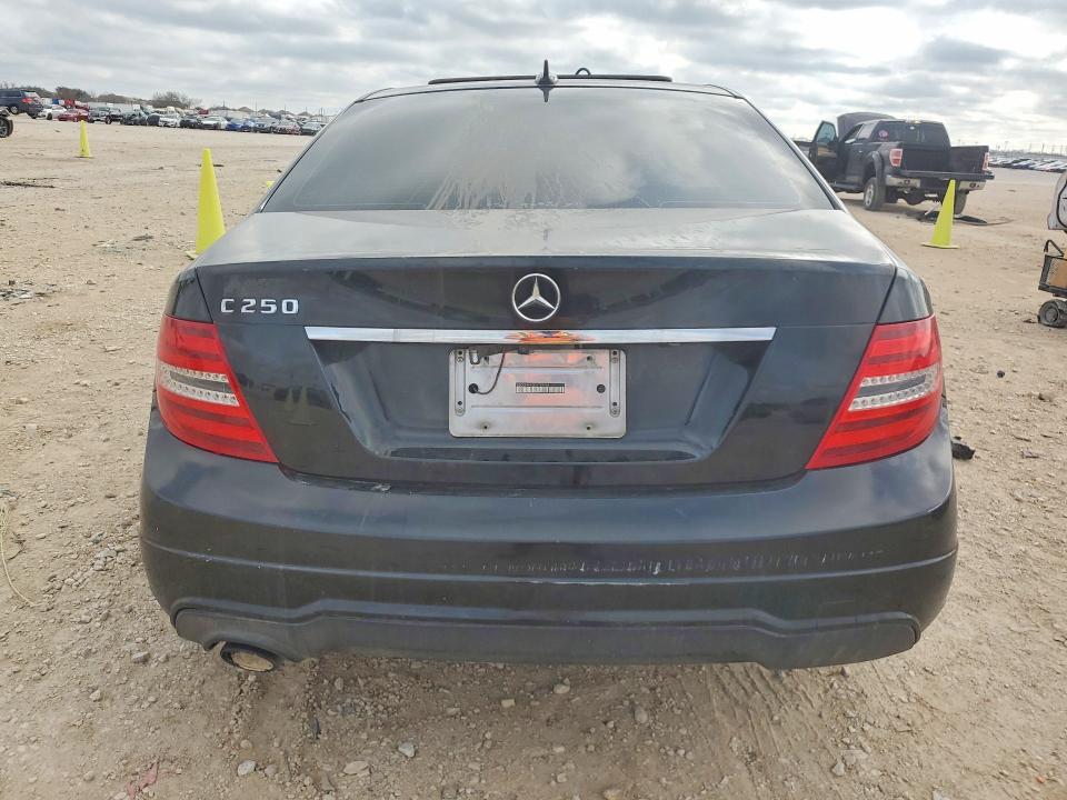 2013 Mercedes-benz C მანქანა იყიდება აუქციონზე, vin: WDDGF4HB0DA769968, აუქციონის ნომერი: 77778245