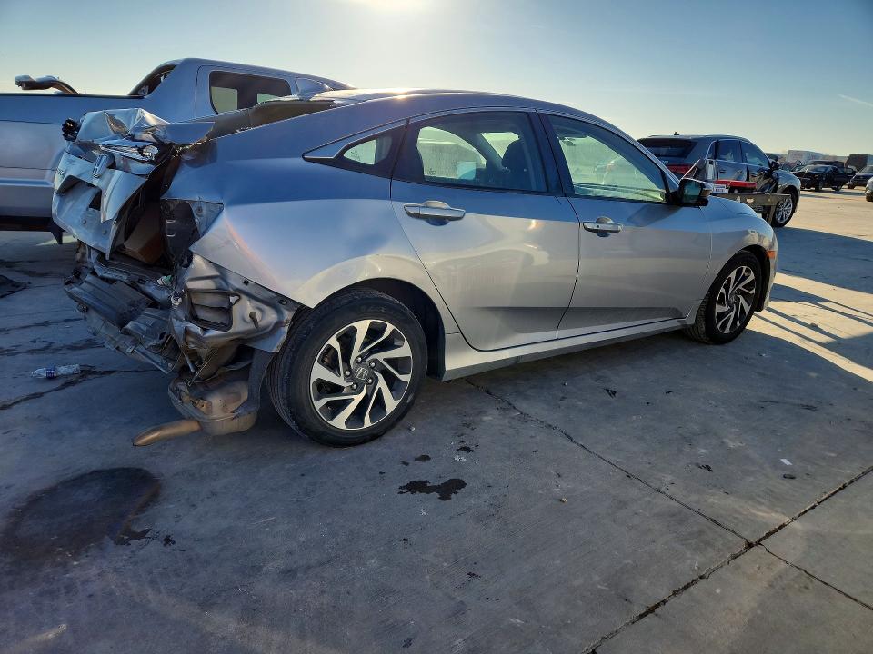 2018 Honda Civic მანქანა იყიდება აუქციონზე, vin: 2HGFC2F71JH578320, აუქციონის ნომერი: 76652805