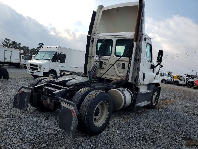 77429215 :رقم المزاد ، 1FUBGEDV0GLHC5749 vin ، 2016 Freightliner Cascadia 1 مزاد بيع