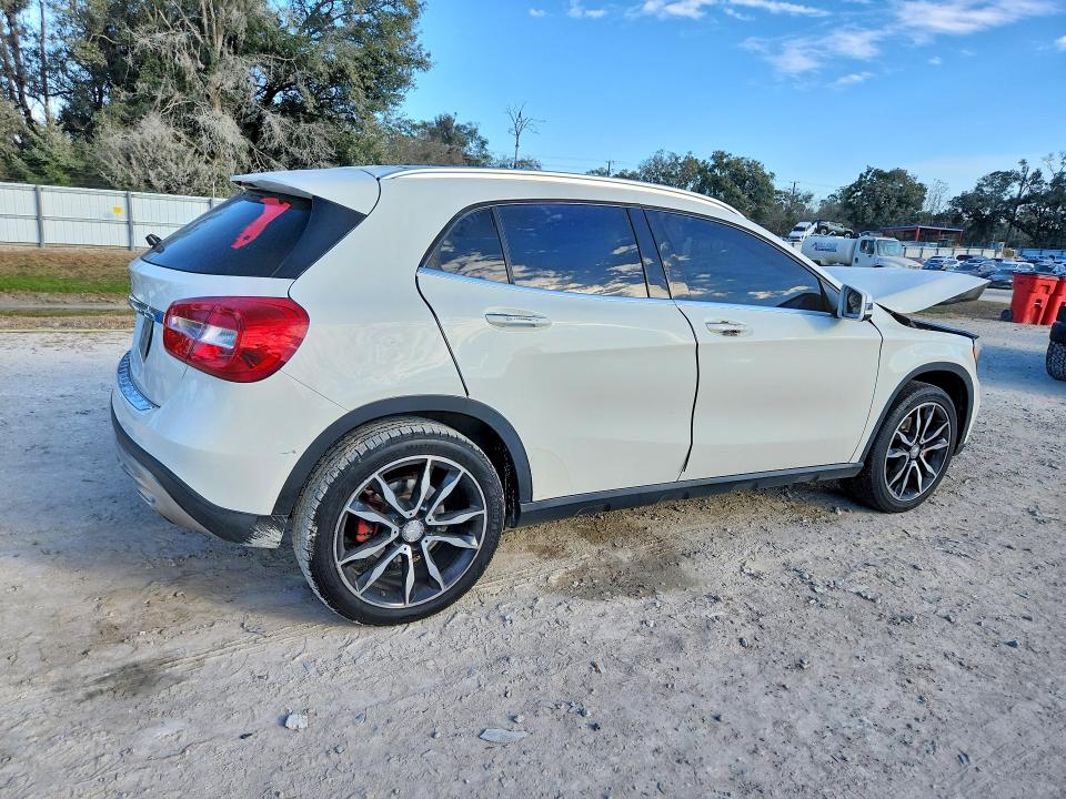 Продаж на аукціоні авто 2015 Mercedes-benz Gla, vin: WDCTG4EB3FJ109088, номер лоту: 76691145