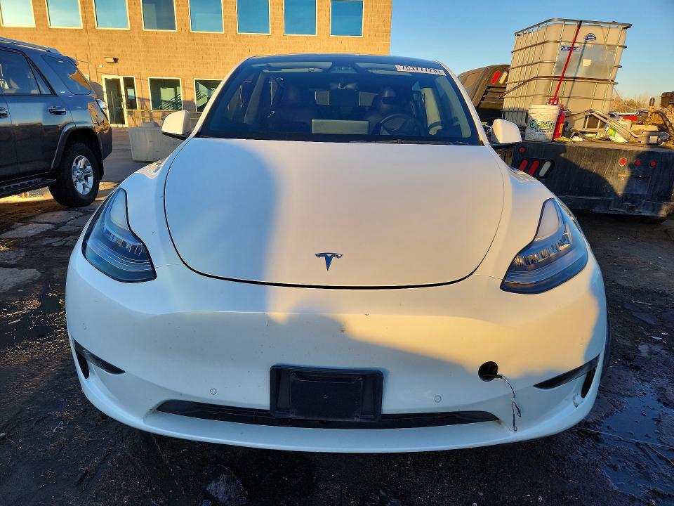 76377725 :رقم المزاد ، 5YJYGDEE1MF267181 vin ، 2021 Tesla Model Y مزاد بيع