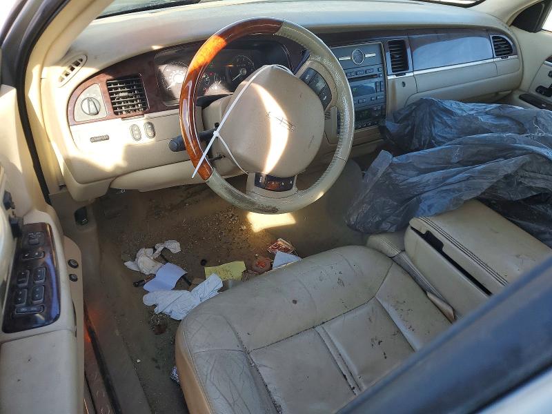 77007625 :رقم المزاد ، 1LNHM82V17Y608910 vin ، 2007 Lincoln Town Car مزاد بيع