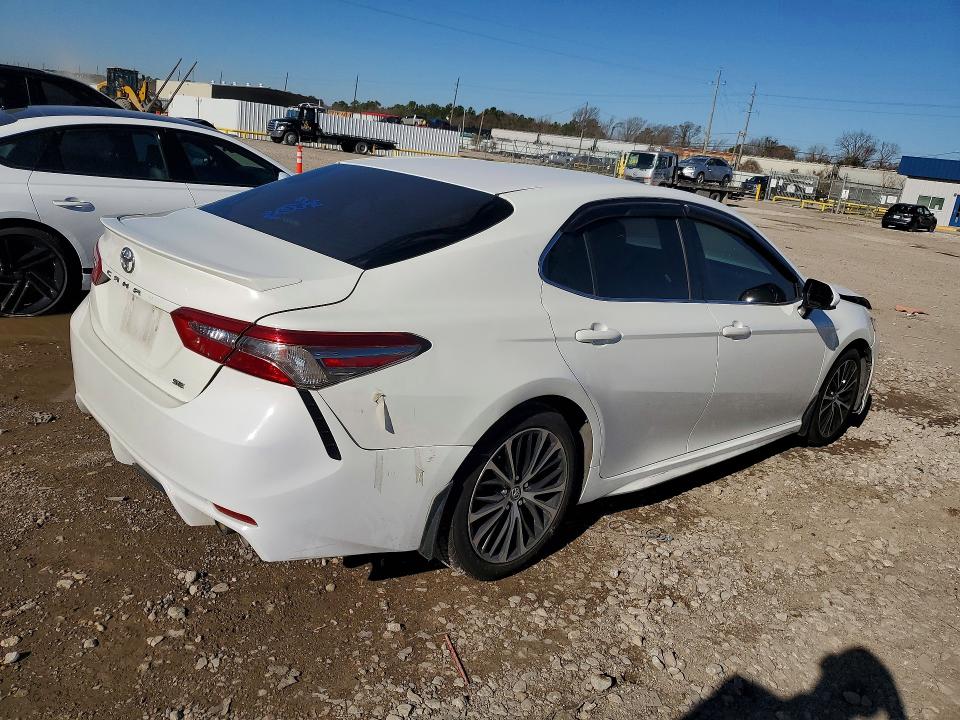Продаж на аукціоні авто 2018 Toyota Camry, vin: JTNB11HK4J3048436, номер лоту: 76381345