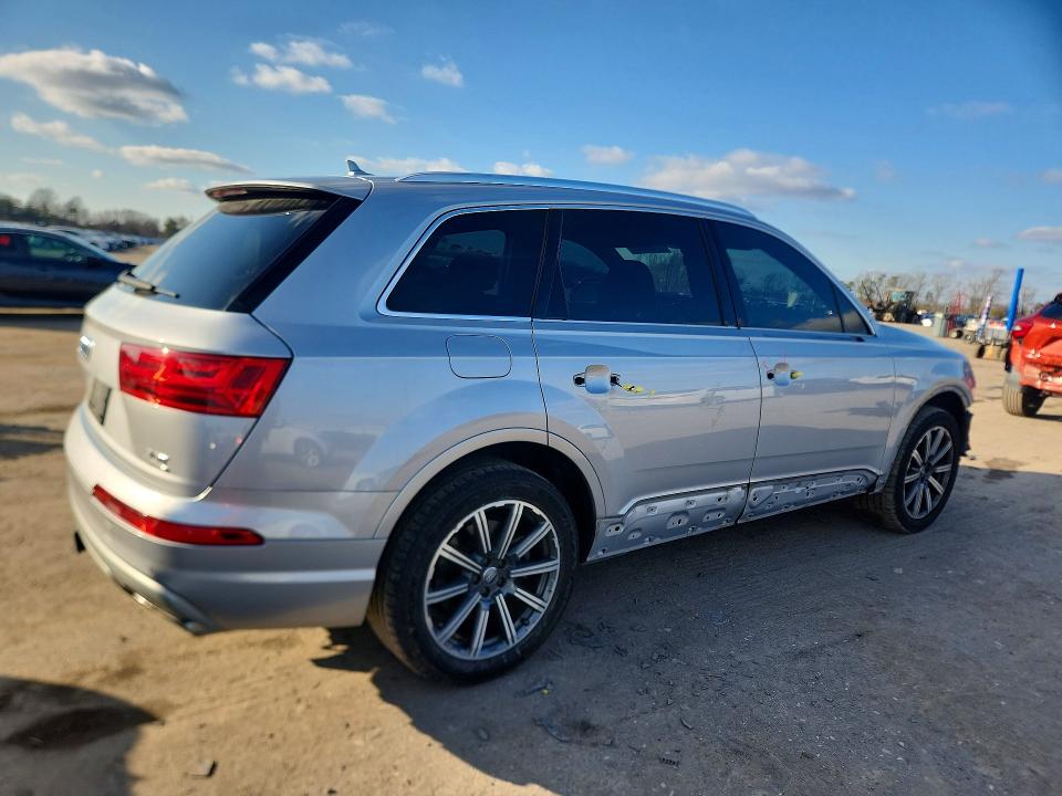 77105345 :رقم المزاد ، WA1LAAF77HD021902 vin ، 2017 Audi Q7 مزاد بيع
