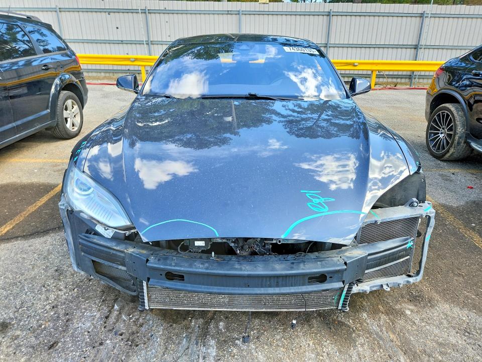 74360135 :رقم المزاد ، 5YJSA1E10FF116595 vin ، 2015 Tesla Model S مزاد بيع