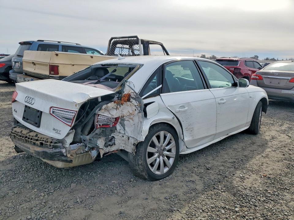 76599795 :رقم المزاد ، WAUBFAFL2FN016157 vin ، 2015 Audi A4 مزاد بيع