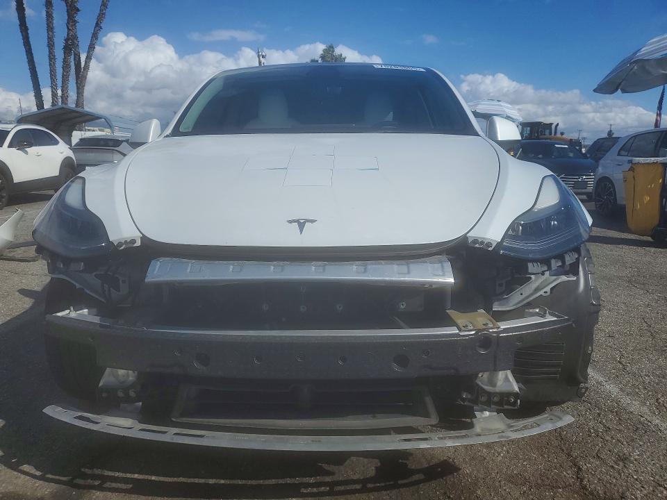 76283865 :رقم المزاد ، 7SAYGDEF5NF336922 vin ، 2022 Tesla Model Y مزاد بيع