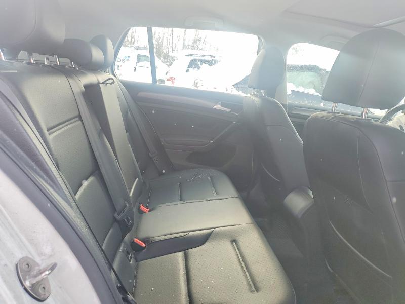 75507105 :رقم المزاد ، 3VWG17AU7JM257223 vin ، 2018 Volkswagen Golf مزاد بيع