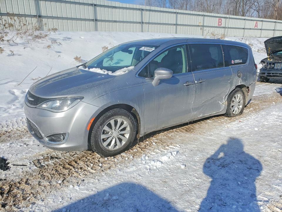 Продажа на аукционе авто 2018 Chrysler Pacifica, vin: 2C4RC1FG9JR117558, номер лота: 75214965