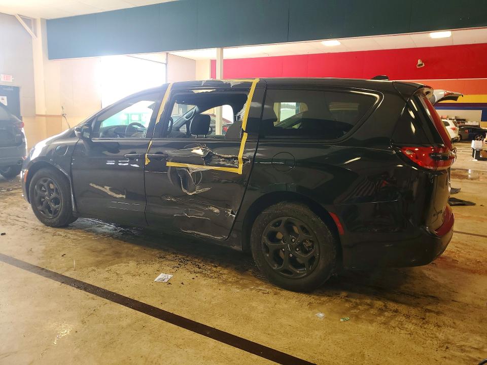 Продаж на аукціоні авто 2023 Chrysler Pacifica, vin: 2C4RC1L76PR632840, номер лоту: 77181015