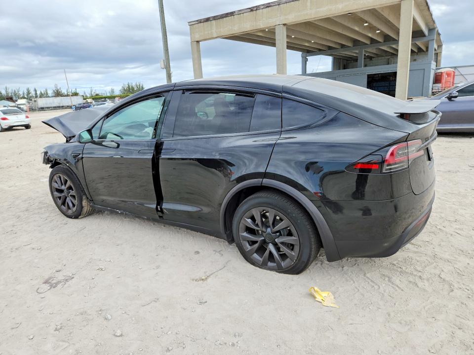75915925 :رقم المزاد ، 7SAXCBE60NF345071 vin ، 2022 Tesla Model X مزاد بيع