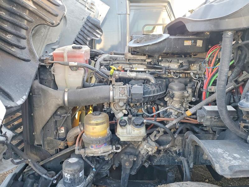 77493815 :رقم المزاد ، 1FUBGEDV8GLHC5773 vin ، 2016 Freightliner Cascadia 125 مزاد بيع