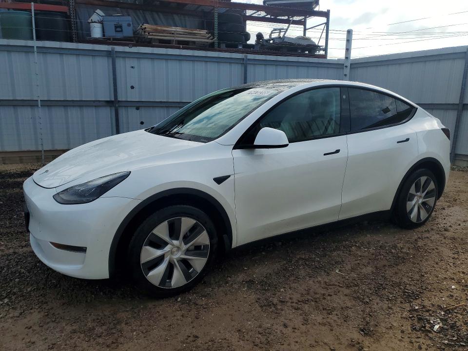 Auction sale of the 2023 Tesla Model Y, vin: 7SAYGDEE1PF638332, lot number: 76470285