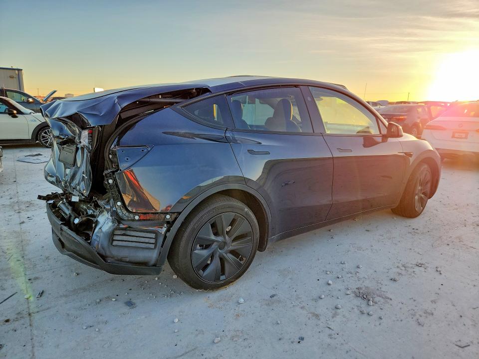 Продажа на аукционе авто 2024 Tesla Model Y, vin: 7SAYGAEE9RF099511, номер лота: 75444185