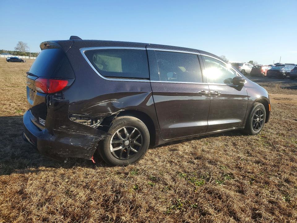 76957165 :رقم المزاد ، 2C4RC1CG6HR703942 vin ، 2017 Chrysler Pacifica مزاد بيع