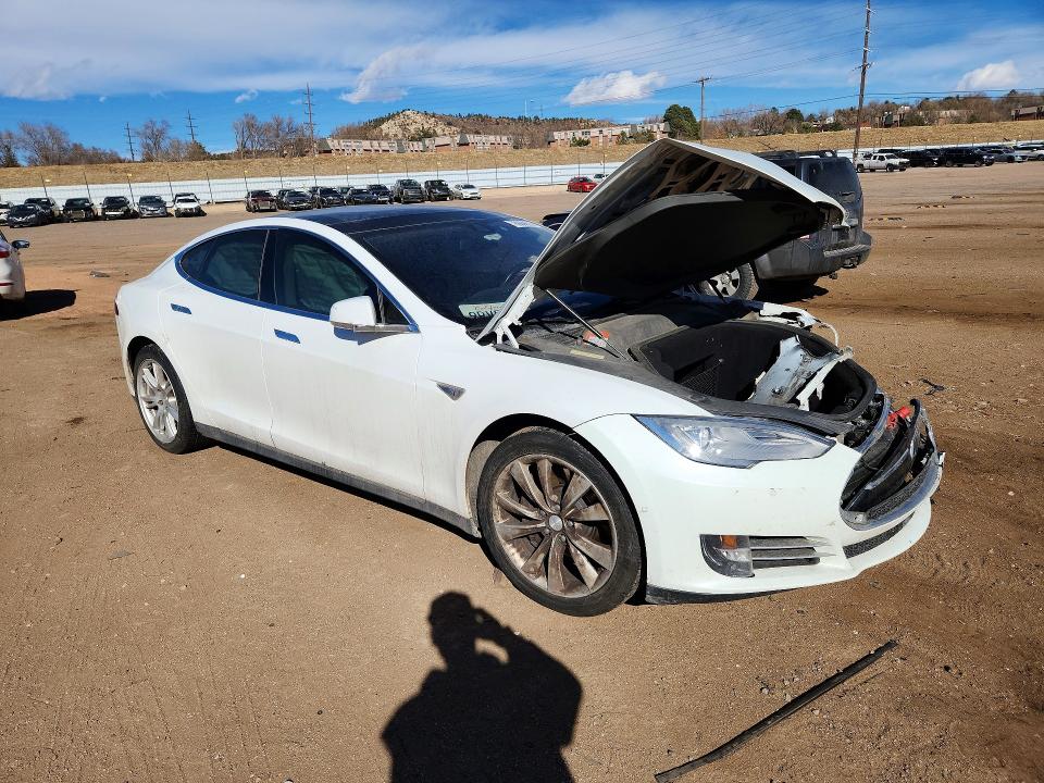 Продаж на аукціоні авто 2015 Tesla Model S, vin: 5YJSA1H15FFP74456, номер лоту: 78600635