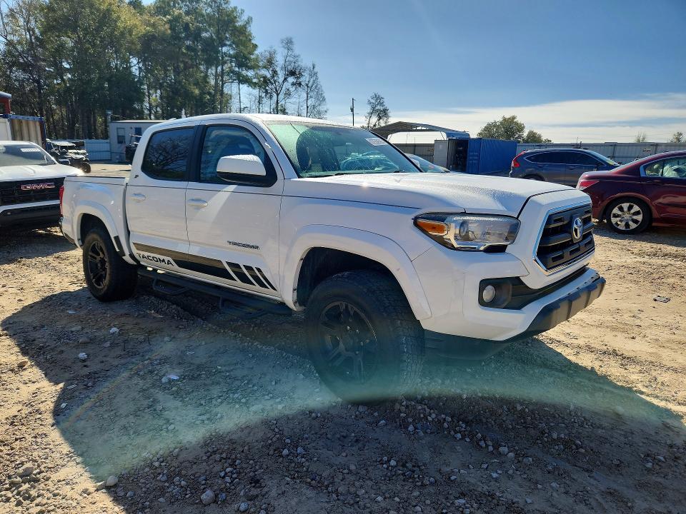 Продажа на аукционе авто 2017 Toyota Tacoma, vin: 5TFAZ5CNXHX031970, номер лота: 77558565