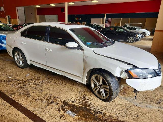 77930395 :رقم المزاد ، 1VWCN7A32DC111845 vin ، 2013 Volkswagen Passat مزاد بيع
