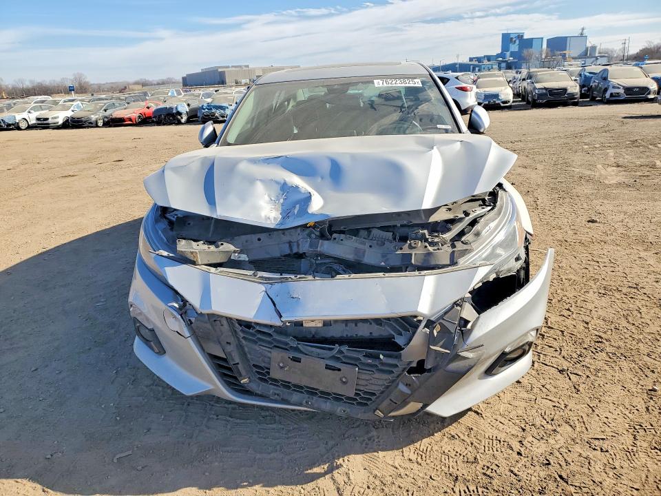 Продажа на аукционе авто 2021 Nissan Altima, vin: 1N4BL4FW2MN312404, номер лота: 76223825