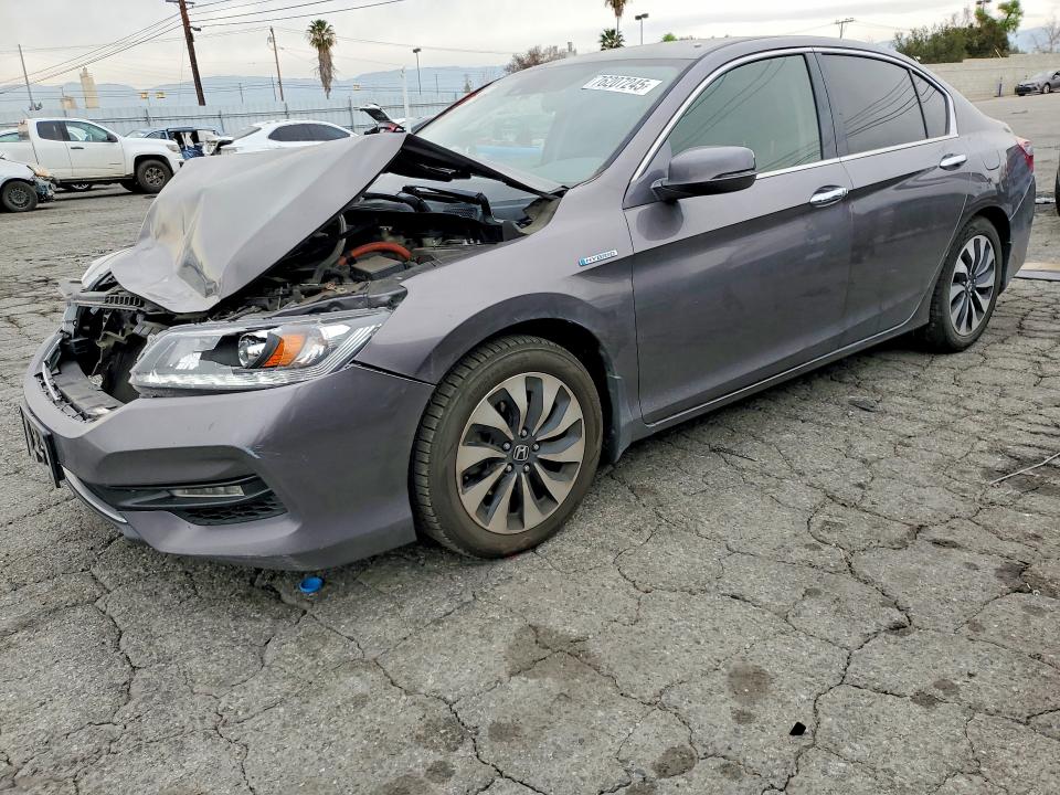 Auction sale of the 2017 Honda Accord, vin: JHMCR6F38HC011117, lot number: 76207245