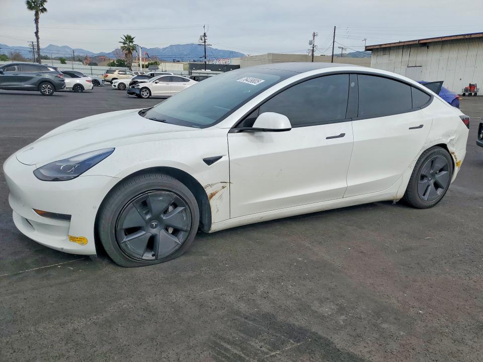 Auction sale of the 2022 Tesla Model 3, vin: 5YJ3E1EA9NF110186, lot number: 76439805