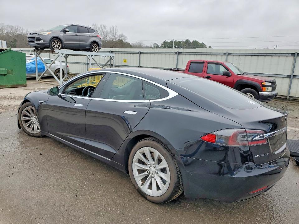 Продажа на аукционе авто 2018 Tesla Model S, vin: 5YJSA1E21JF244488, номер лота: 77409895