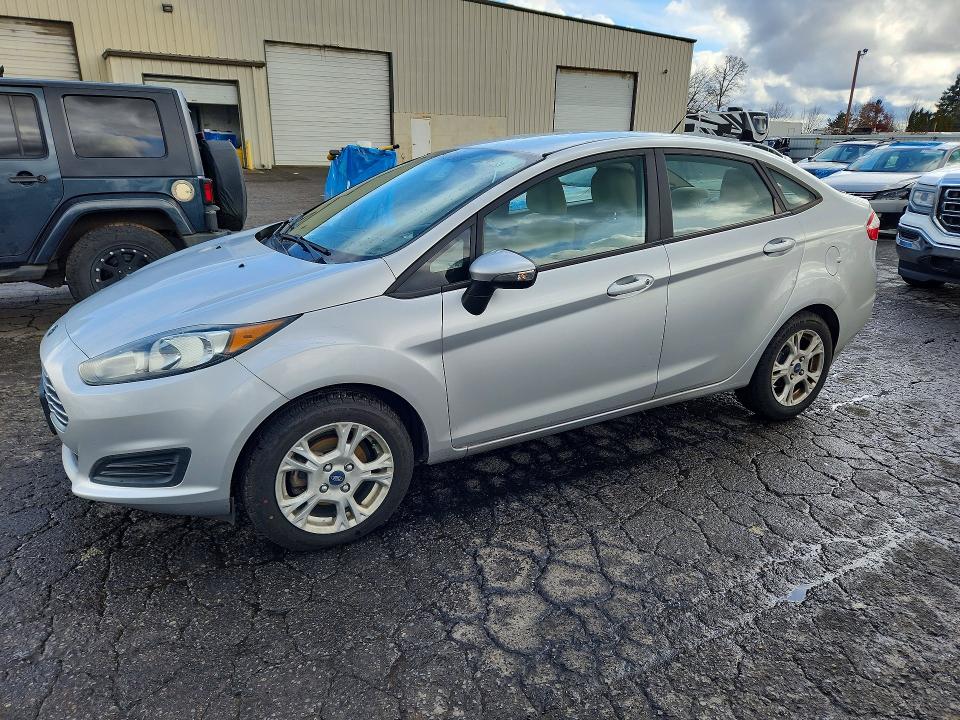 2015 Ford Fiesta მანქანა იყიდება აუქციონზე, vin: 3FADP4BJXFM136089, აუქციონის ნომერი: 77120255