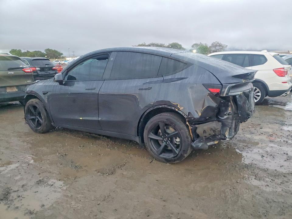 77208955 :رقم المزاد ، 7SAYGDED4TF408172 vin ، 2026 Tesla Model Y مزاد بيع