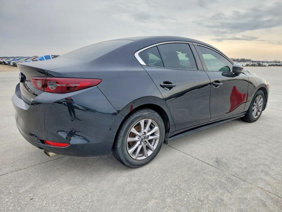 Продаж на аукціоні авто 2021 Mazda 3, vin: JM1BPAAL1M1321631, номер лоту: 76395035